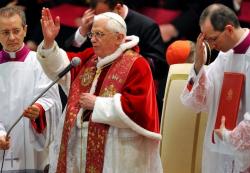 XVI. Benedek pápa 2008.május 1-én